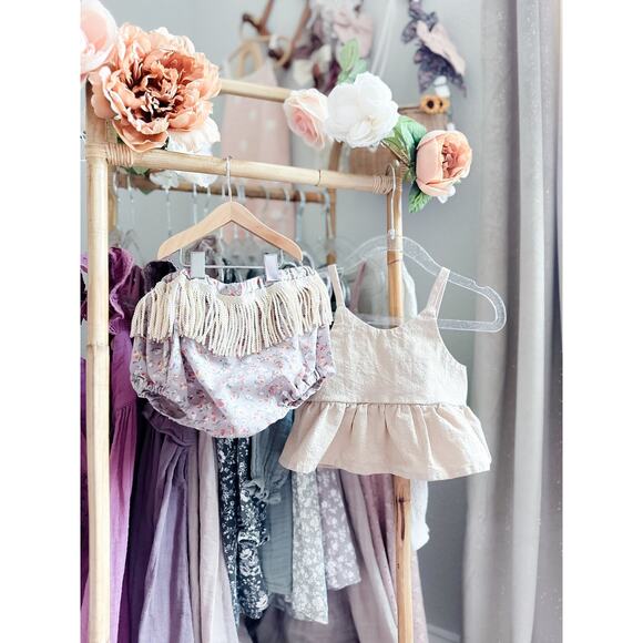 Darling Whimsy Peplum Gauzy Top + Floral Print Fringe Bloomers 12-24mths - Picture 2 of 4